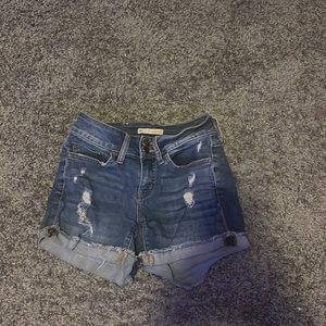 these shorts are very comfortable and they do not look worn